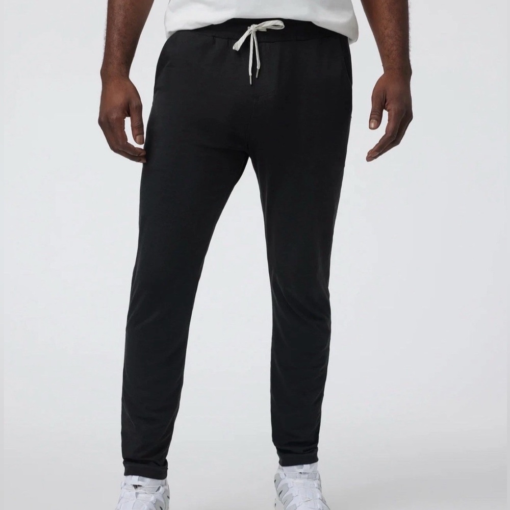NWT Vuori Black Ponto Performance Size Large